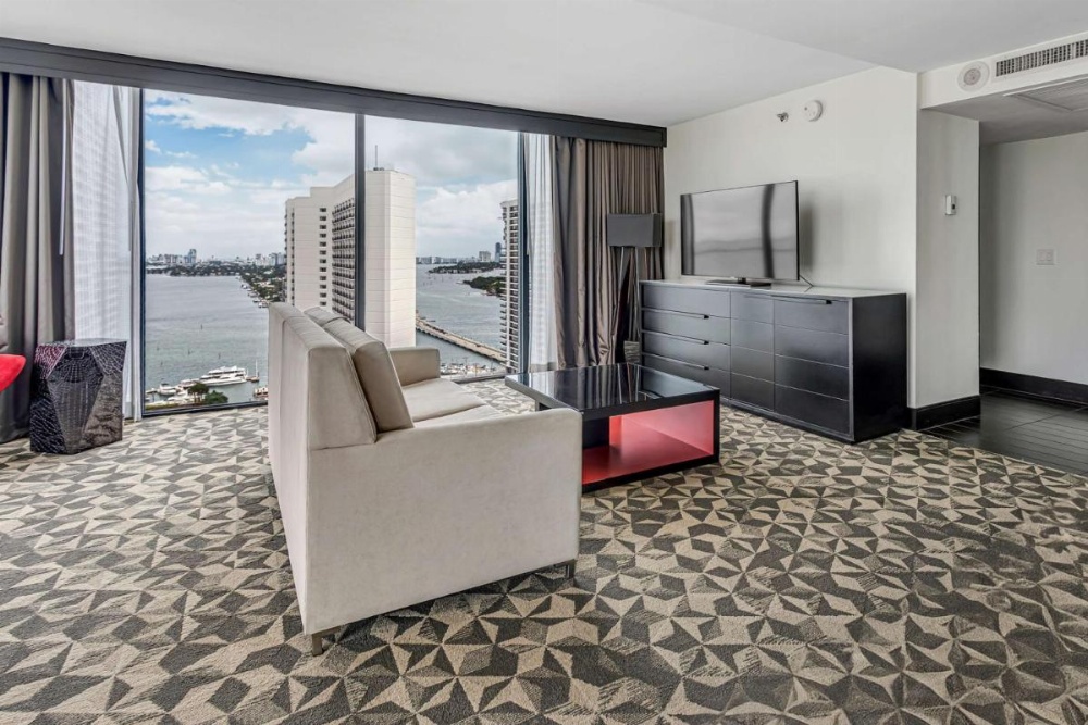 Junior King Suite with Bay View