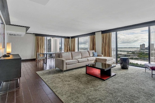 Hilton Miami Downtown image 13