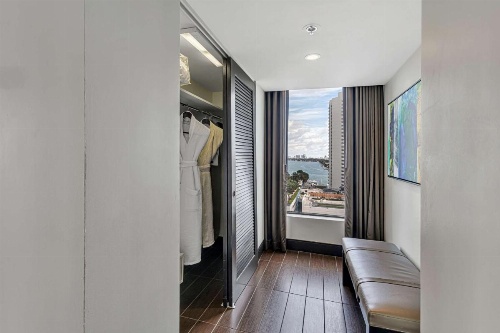 Hilton Miami Downtown image 14