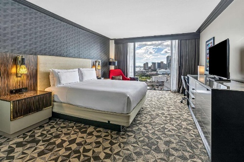 Hilton Miami Downtown image 7